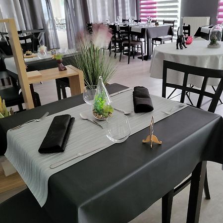 雷皮促里恩酒店 Saint-Nicolas-de-Port 外观 照片
